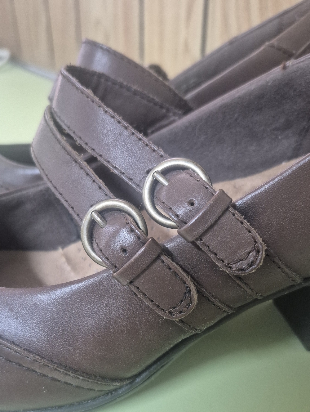 Classic Brown Mary Jane Heel Pumps - Women's Comfortable Dress Shoes Size 10M - Picture 2 of 9